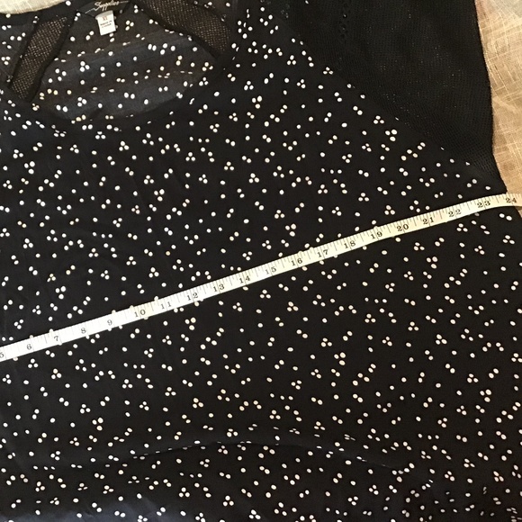 Black with white dots short sleeve top - Picture 8 of 8